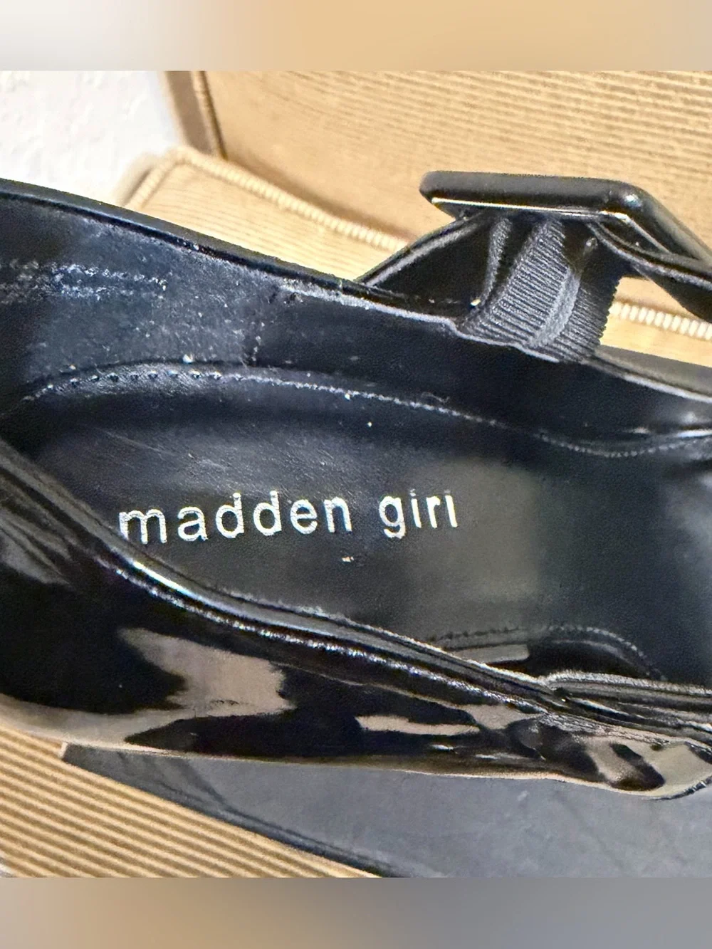 Madden Girl Women’s Ursulla Black Patent Leather Mary Jane Platform Pump, Size 8